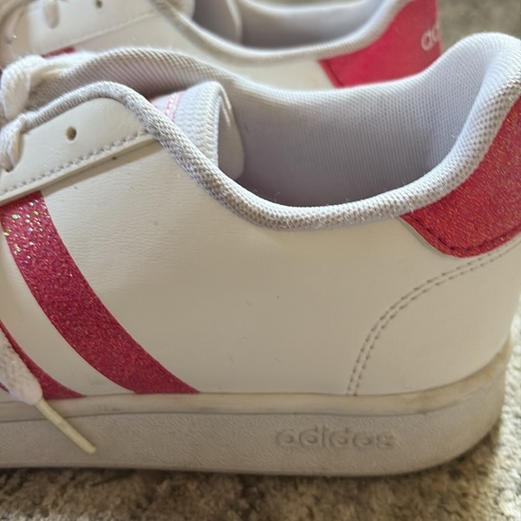 Adidas White Sneakers with Pink sparkle stripes - Classic - women’s size 7 - Picture 4 of 8